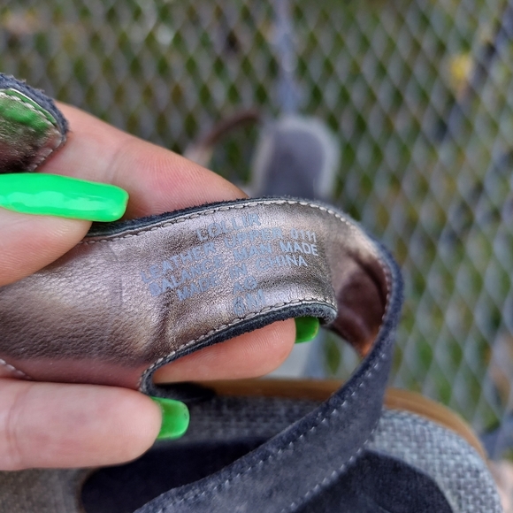 NW Leather Suede T-Strap Embellished Sandal Sz 8 - Picture 6 of 7